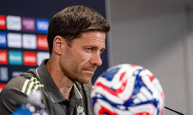 阿隆索在皇马的挑战之旅