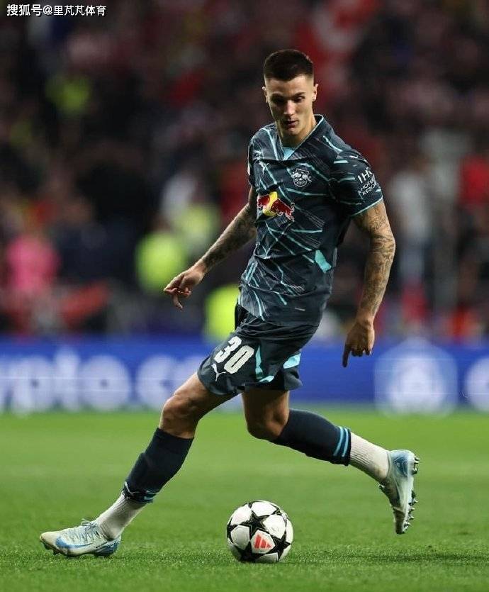 纽卡升级报价，9000万狂砸曼联猎物：22岁莱比锡射手面临抉择